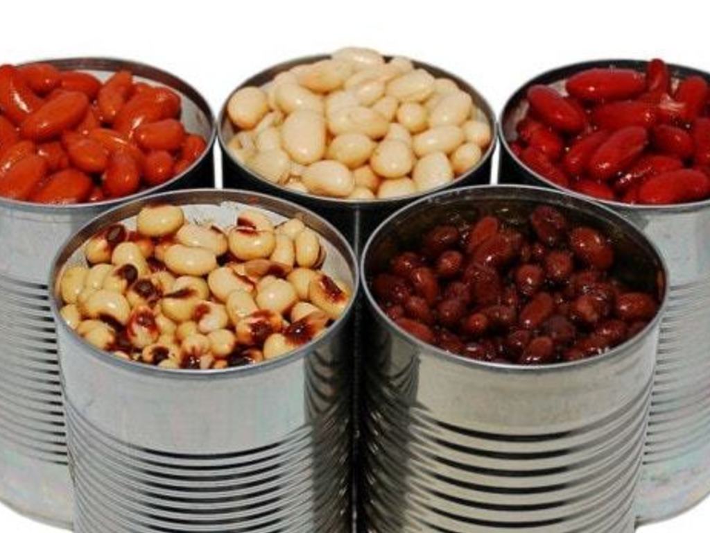 Insalate con legumi in scatola