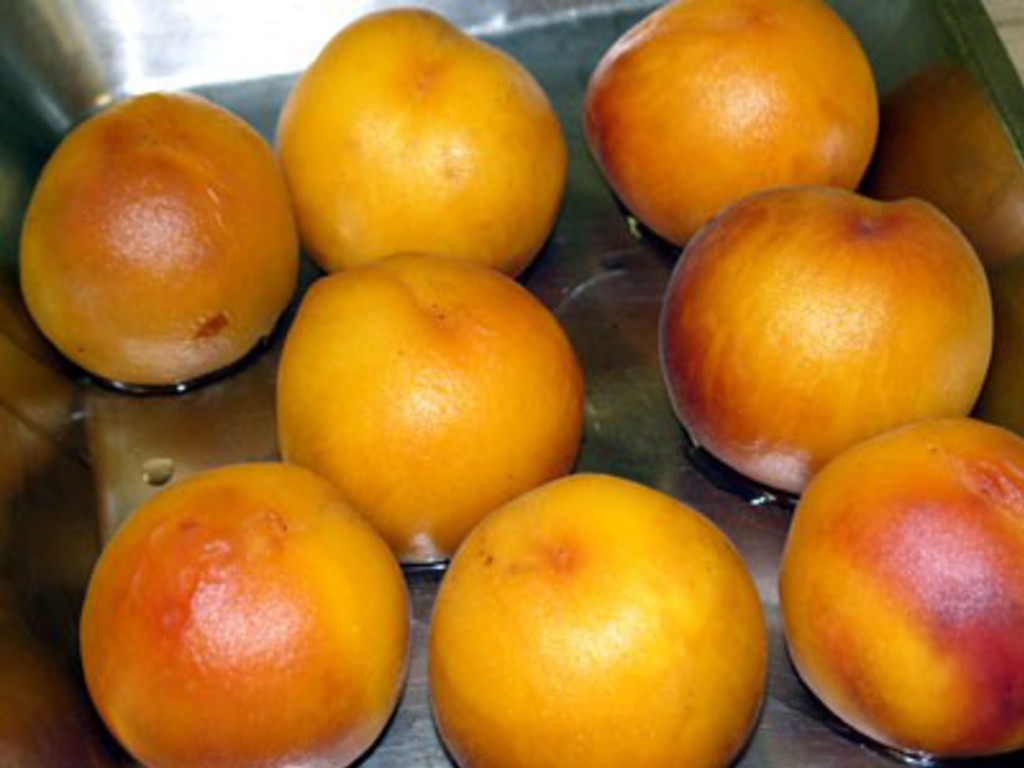 Pesche: sbucciarle in un attimo