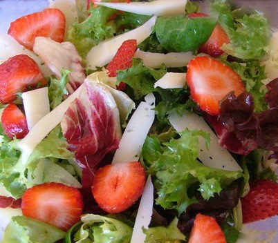 Insalate e risotto a base di fragole