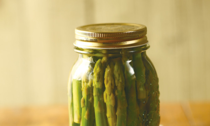 Asparagi: centrifugati, tartine, conserve