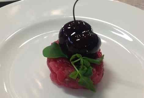 Antipasti e primi piatti di ciliegie