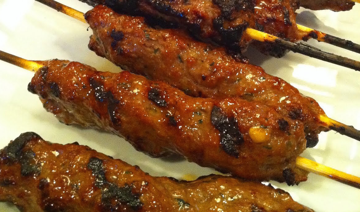 Barbecue di pollo e pollame, di coniglio e di carne ovina
