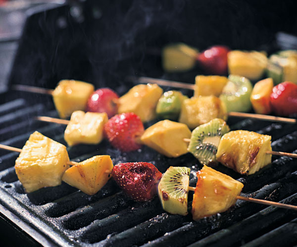 Barbecue di frutta e dolci