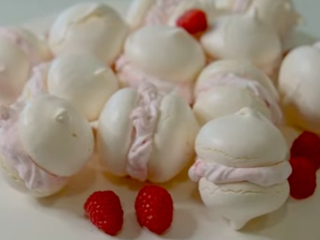 Meringhette alla panna e lamponi 