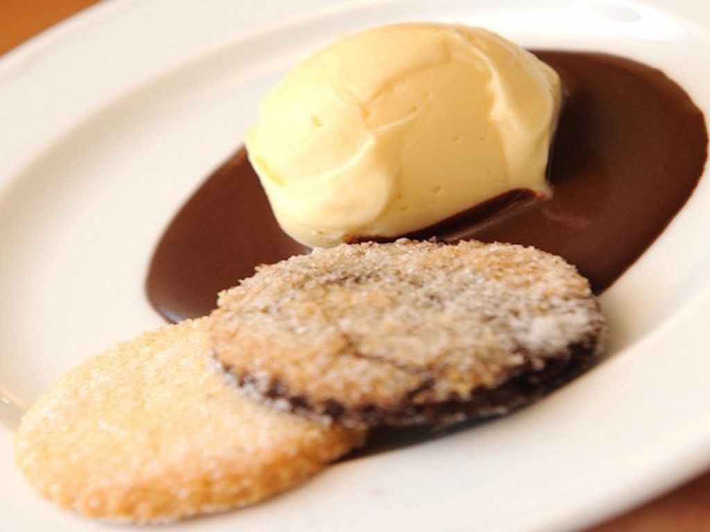 Cremino di cioccolato bianco con cioccolato di Modica fuso e biscottini di Prosto