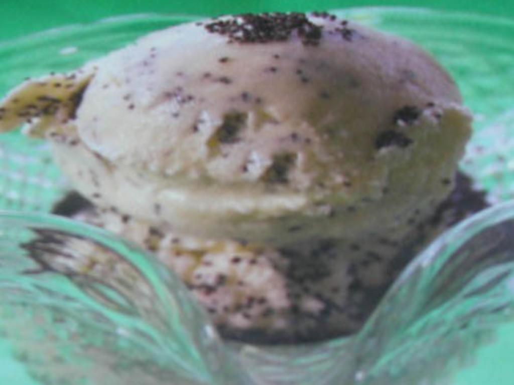 Gelato all'erba cedrina e semi di papavero