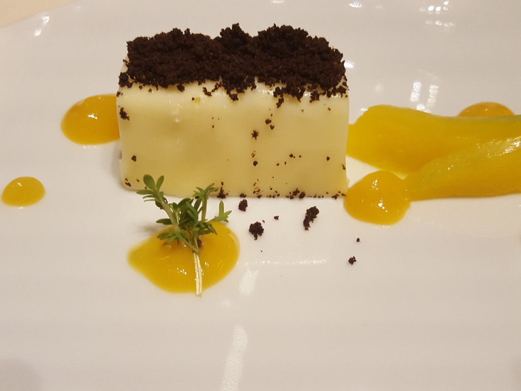 Gorgonzola, cioccolato bianco, mango e Ulidea