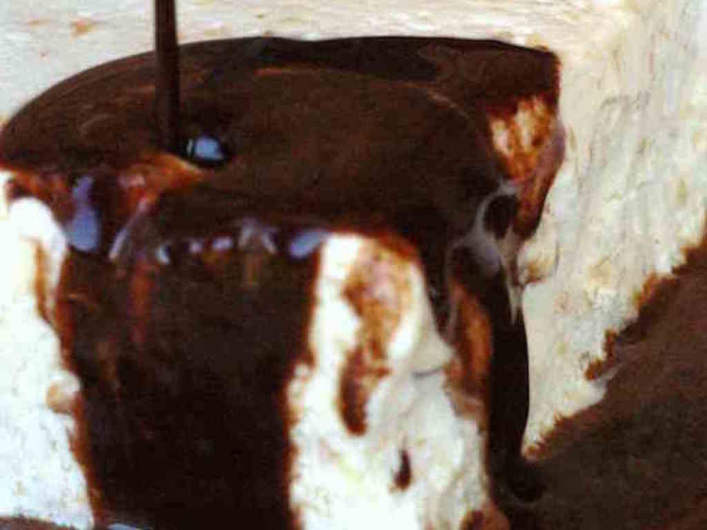 Semifreddo al torrone e crema al cioccolato