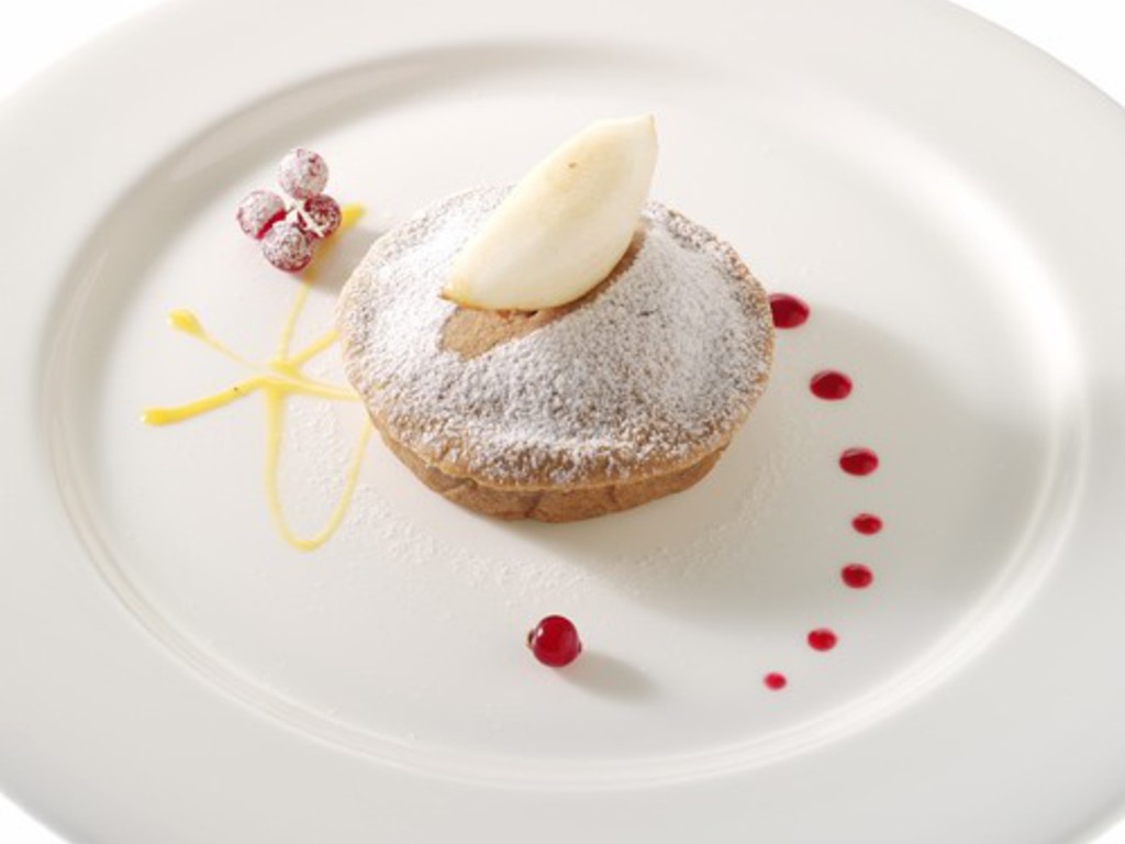 Crostata di farina di castagne farcita di pere Kaiser e cioccolato varietà criollo