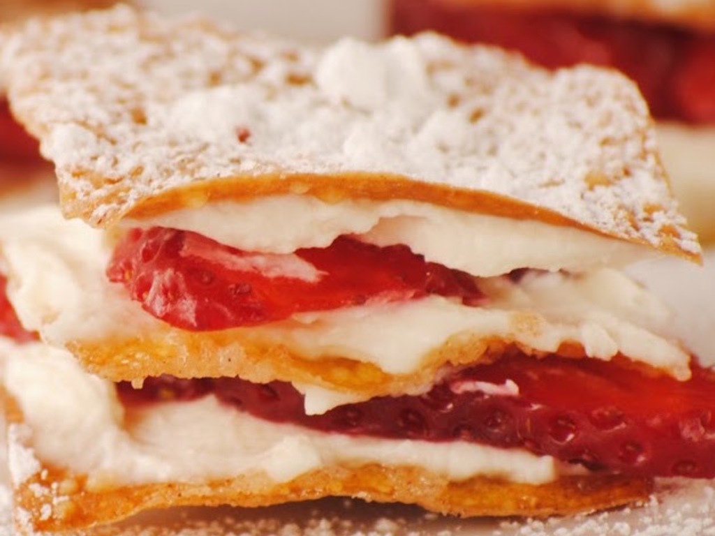 Millefoglie con le fragole e la panna - Millefeuilles aux fraises
