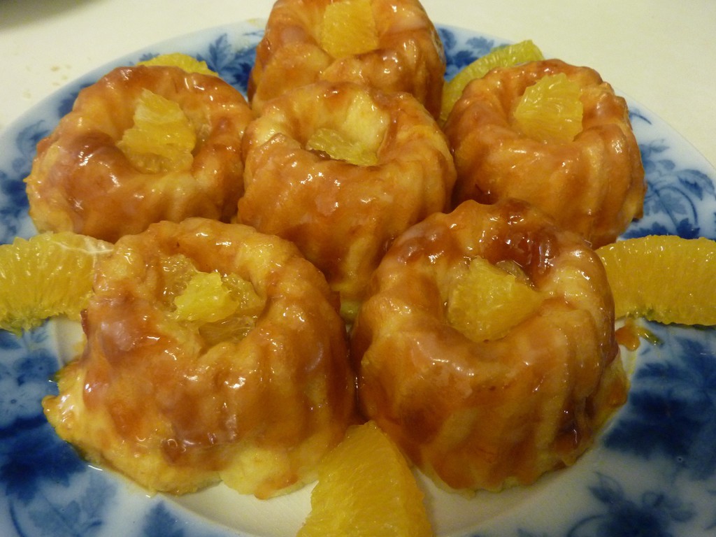 Mini Babà al rhum con arance
