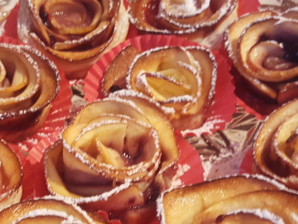 Rose di mele e pasta sfoglia