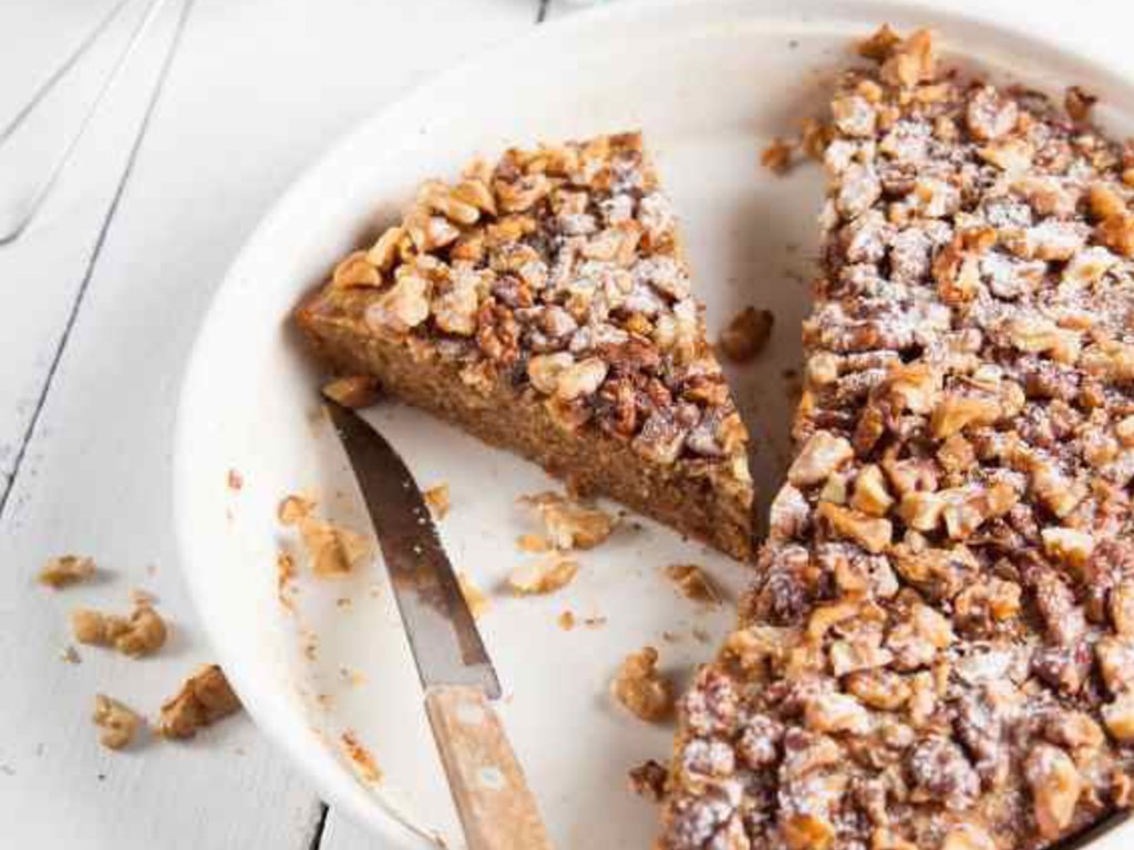 Torta di quinoa, banane e noci