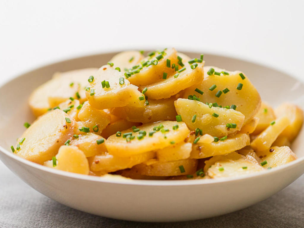 Insalata di patate all'erba cipollina