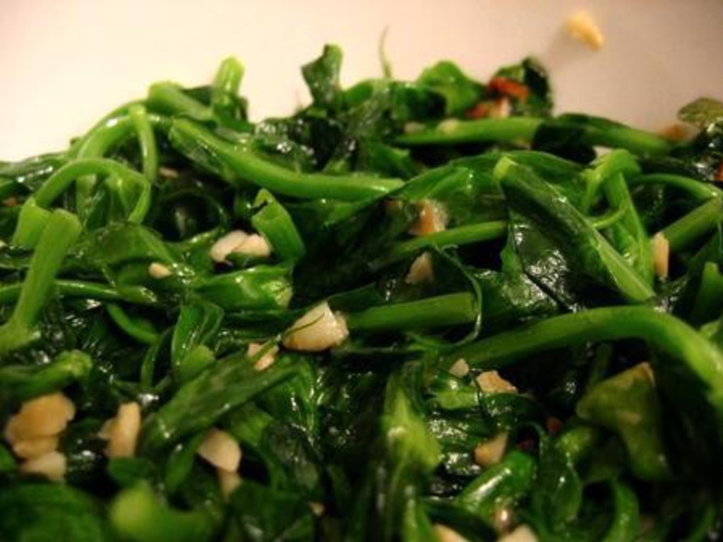 Spinaci saltati con germogli di soia