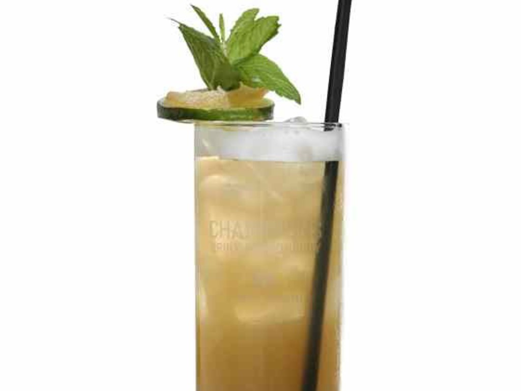 Mocktail  di tè verde, zenzero e ananas
