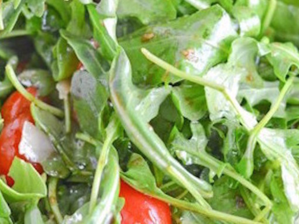Insalata di pomodori e rucola