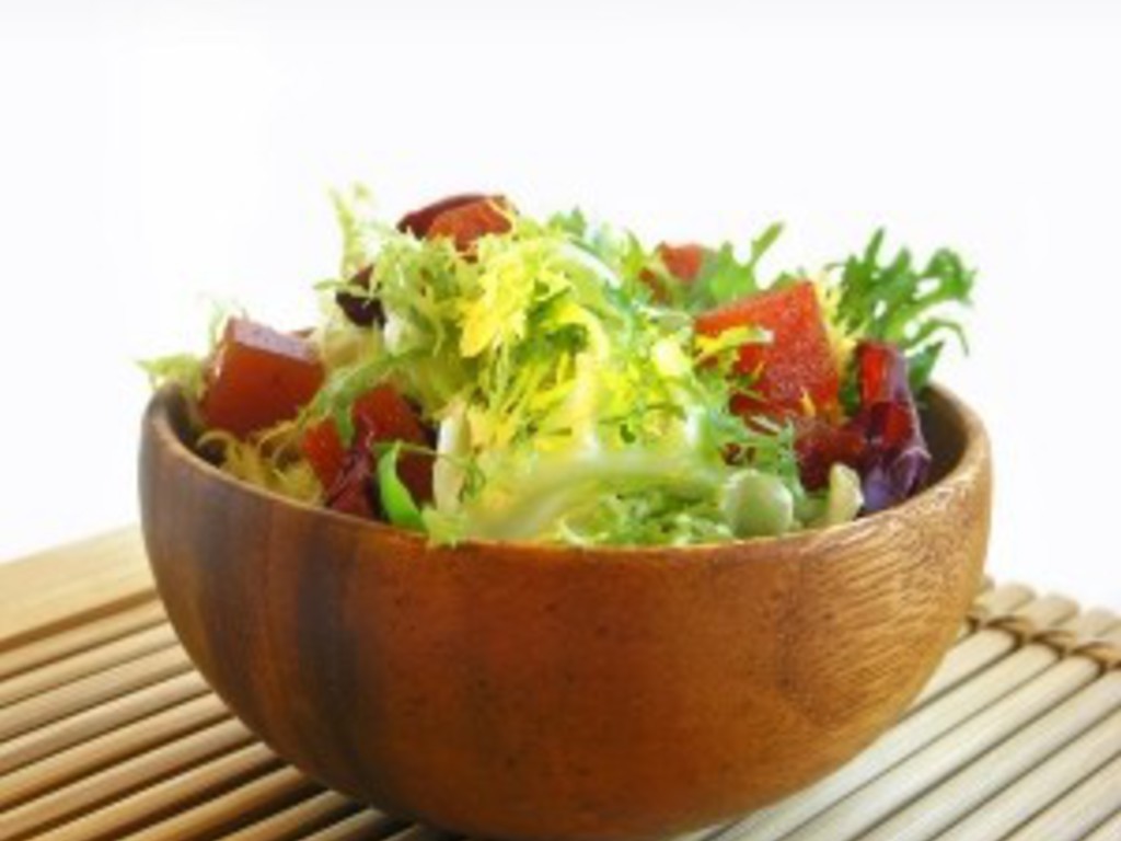 Insalata di scarola, peperoni e fontina