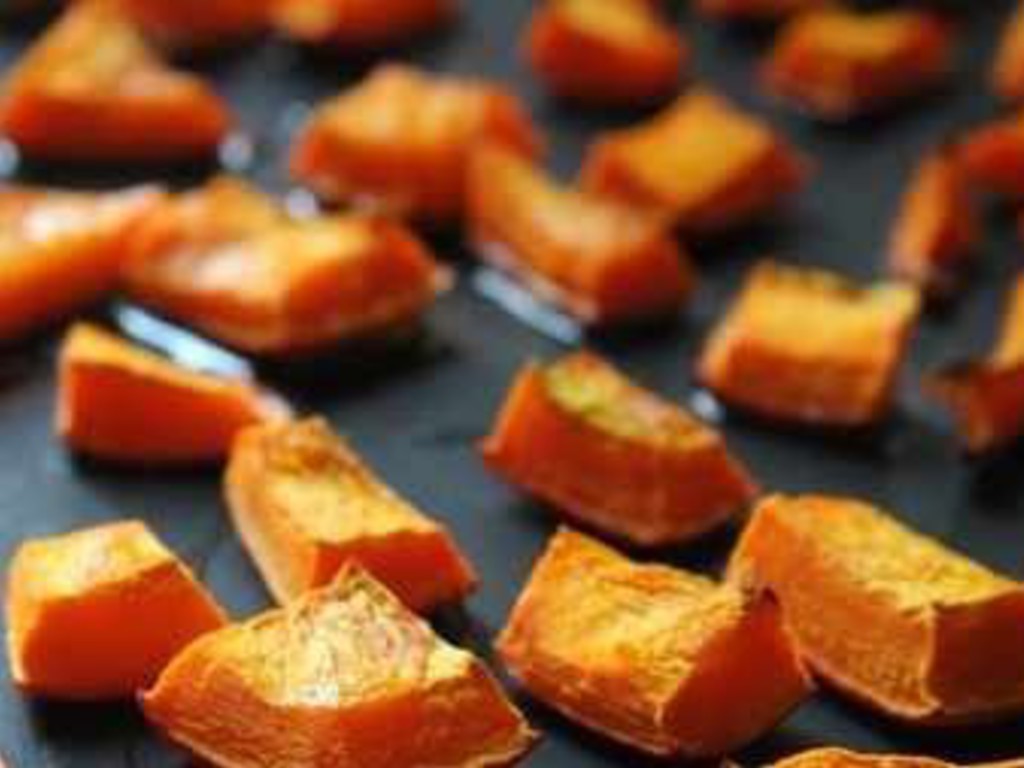 Insalata tiepida di zucca, insalata riccia e pecorino