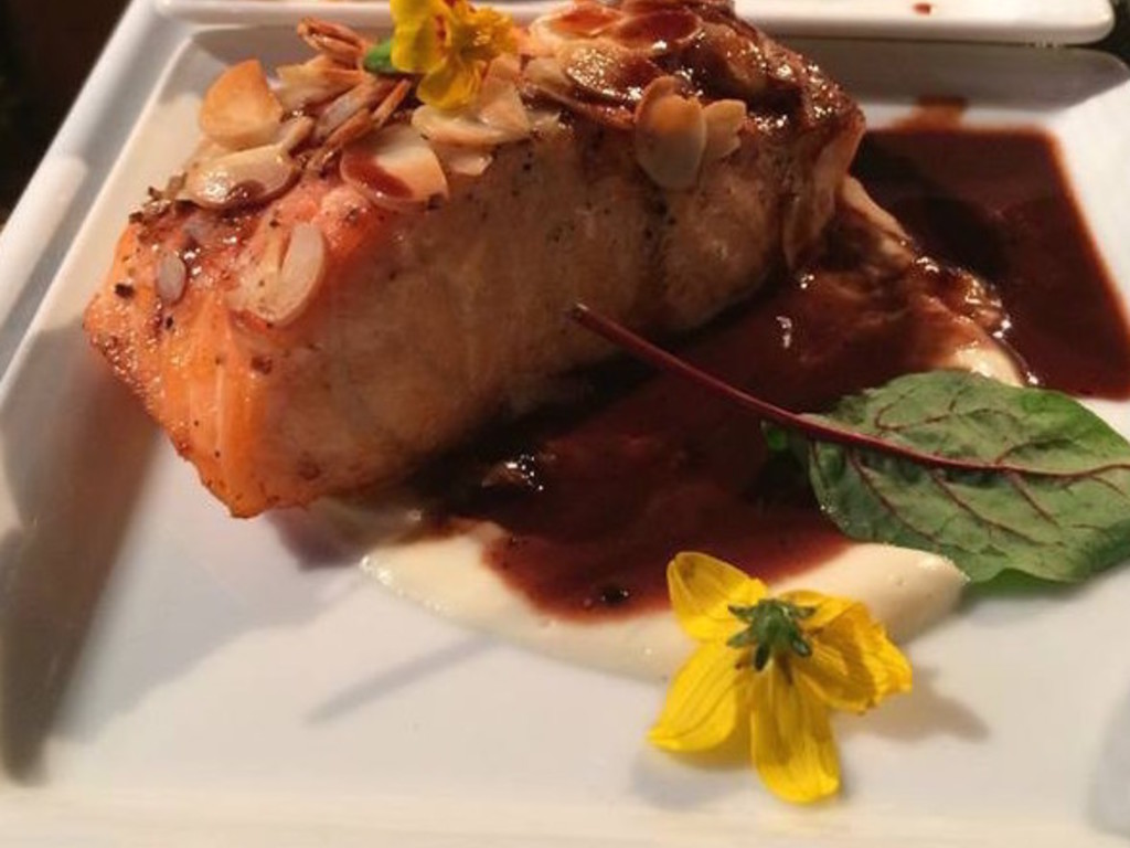 Filetti di salmone selvaggio con salsa di zenzero