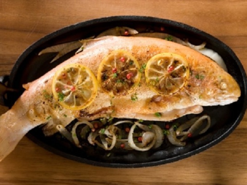 Trota salmonata ai finocchi