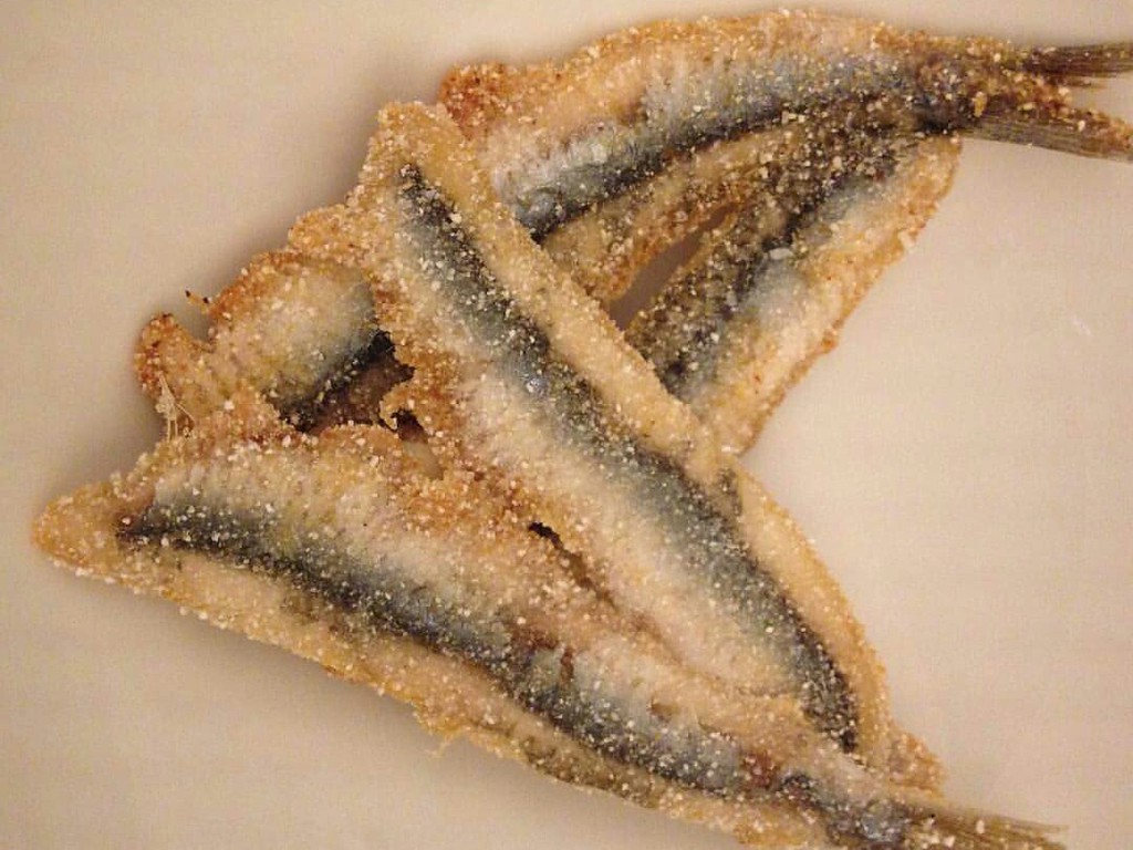 Acciughe fritte senza uovo