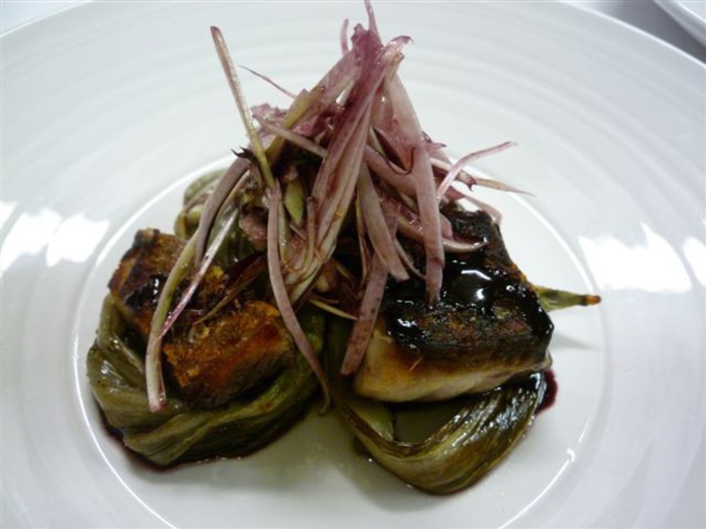 Bocconcini di Galinella di mare al Cabernet Sauvignon e radicchio tardivo di Treviso