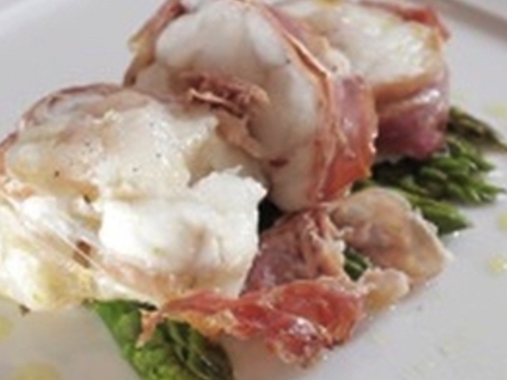 Coda di rospo "Marina", con pancetta e asparagi