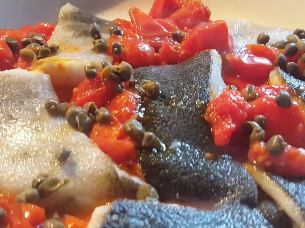 Filetti di rombo chiodato all'isolana.