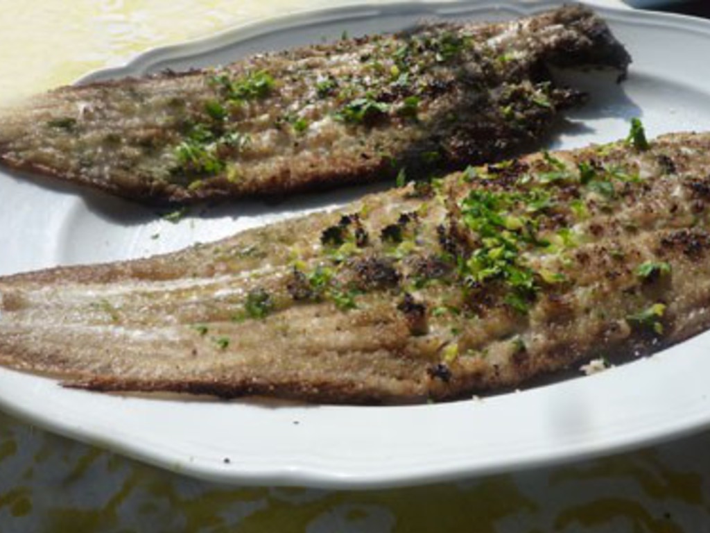 Sogliola in padella con erbe aromatiche