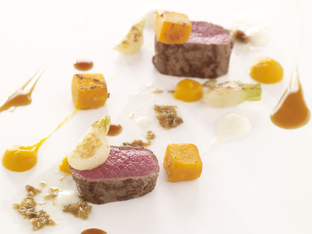 Cervo, zucca, rape bianche, pesto di uvetta e pinoli