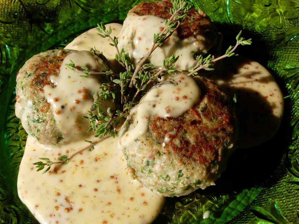 Polpette di manzo con salsa alla senape