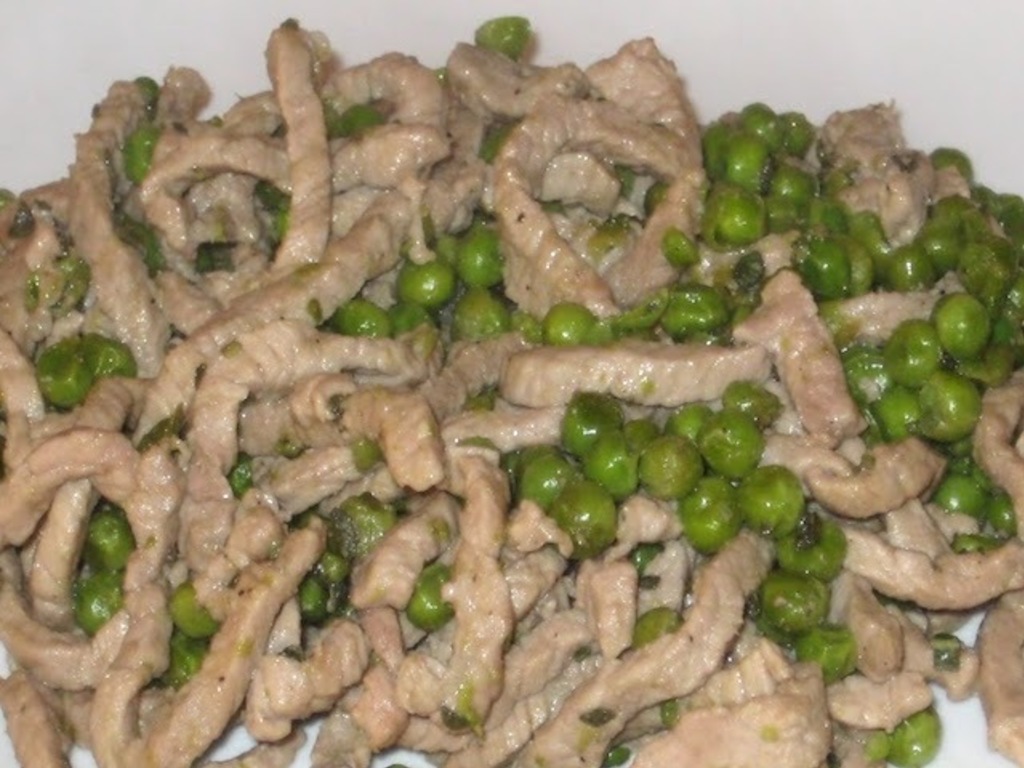 Straccetti di vitello e piselli