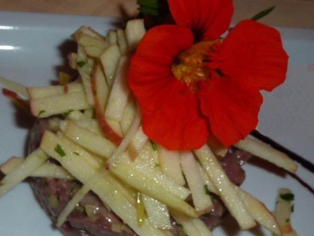 Tartare di manzo e mela