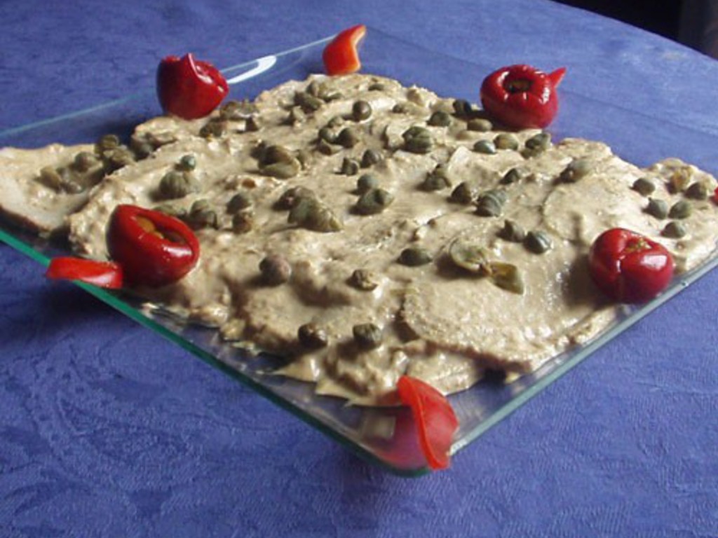 Vitello tonnato all' emiliana