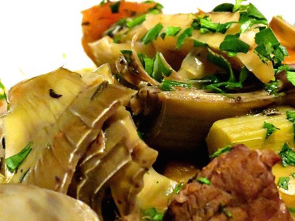 Agnello in fricassea con carciofi