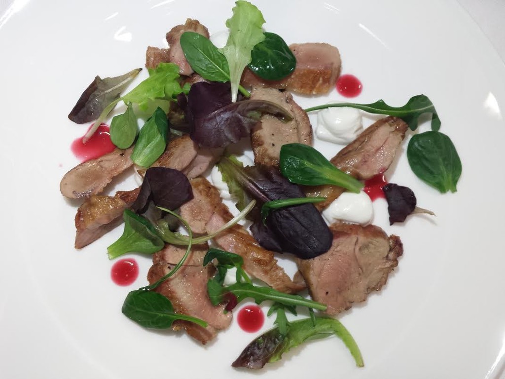 Agnello, insalata affumicata, emulsione al latte