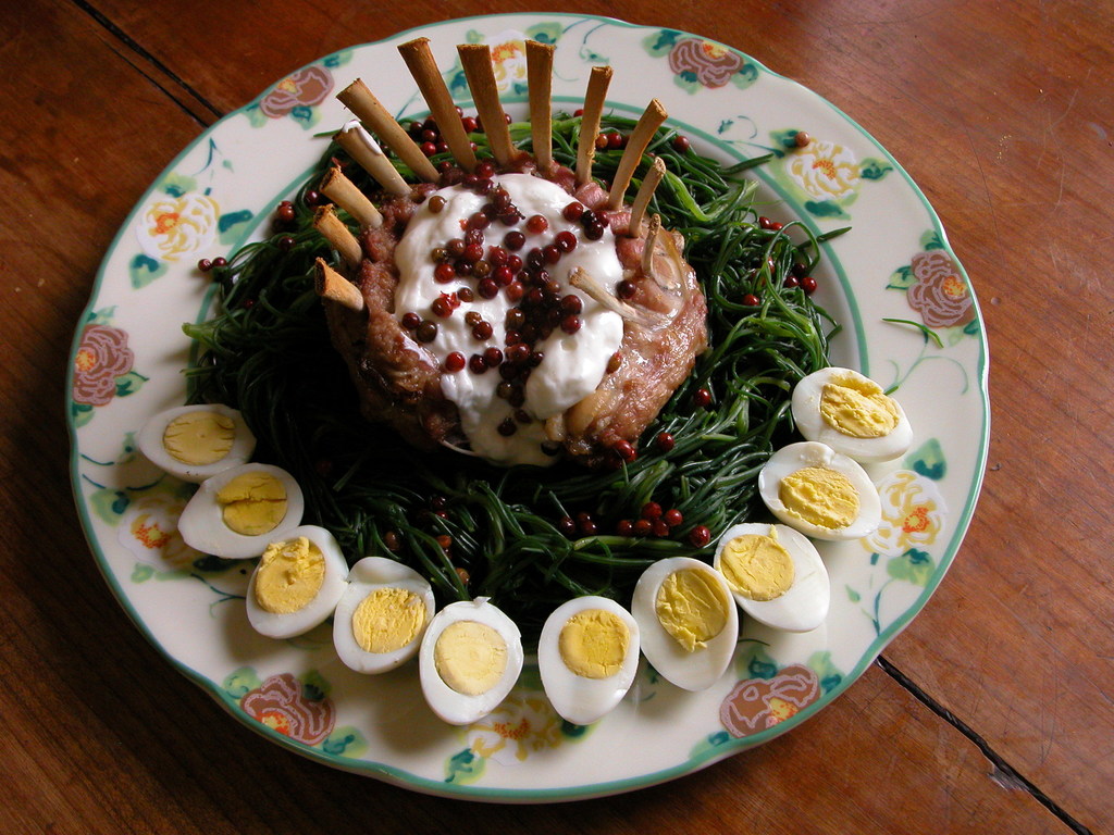 Carré di agnello con salsa al pepe rosa