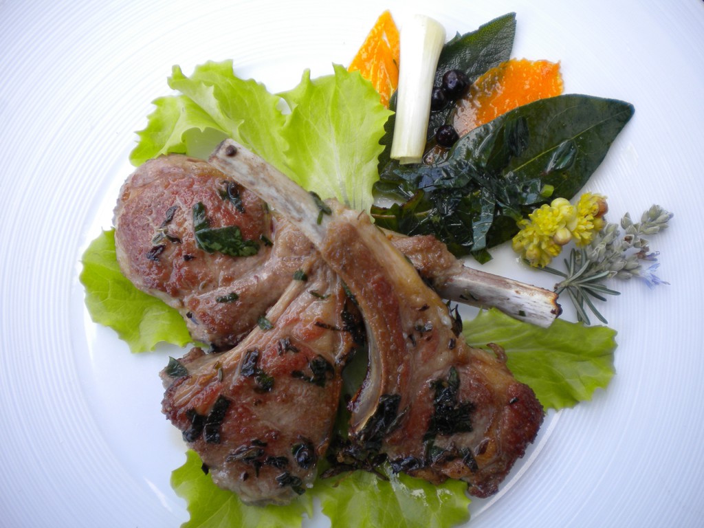 Costolette di Agnello, un po' grasse , con i profumi del Pollino