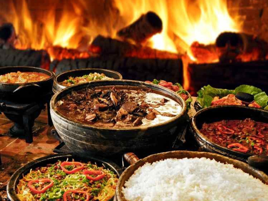 Feijoada - Stufato di varie carni di maiale e fagioli neri