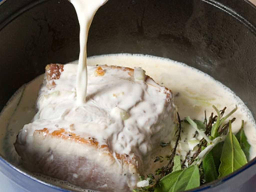 Lonza di maiale al latte con castagne