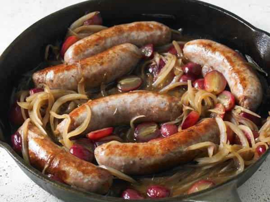 Salsicce all' uva e cipolla