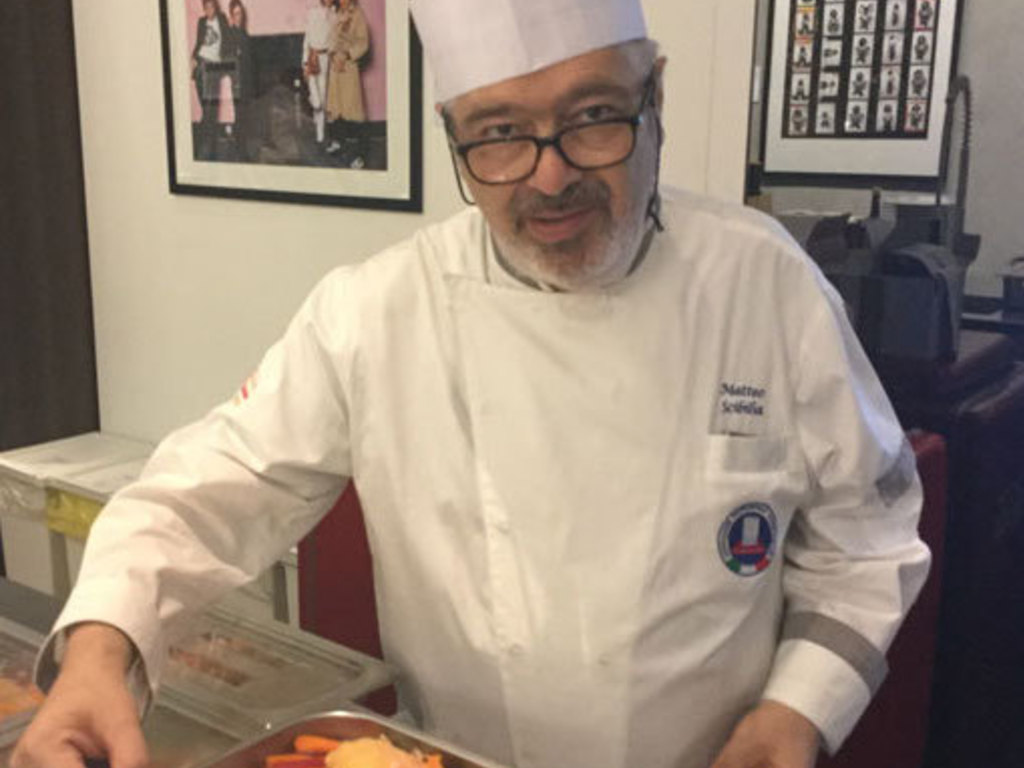 Strudel di cotechino su letto di fonduta di taleggio e piccole lenticchie