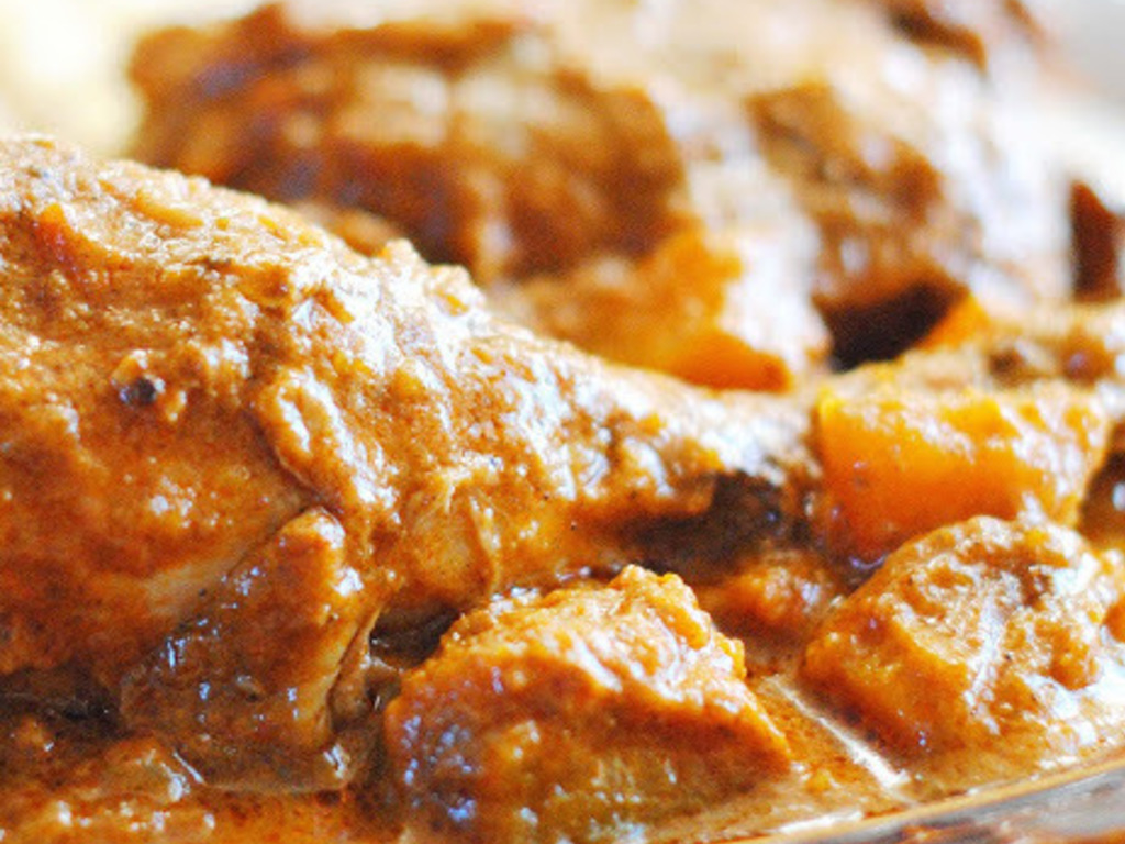 Curry di pollo con patate dolci e banane - Moa curry, umara e fei’ha