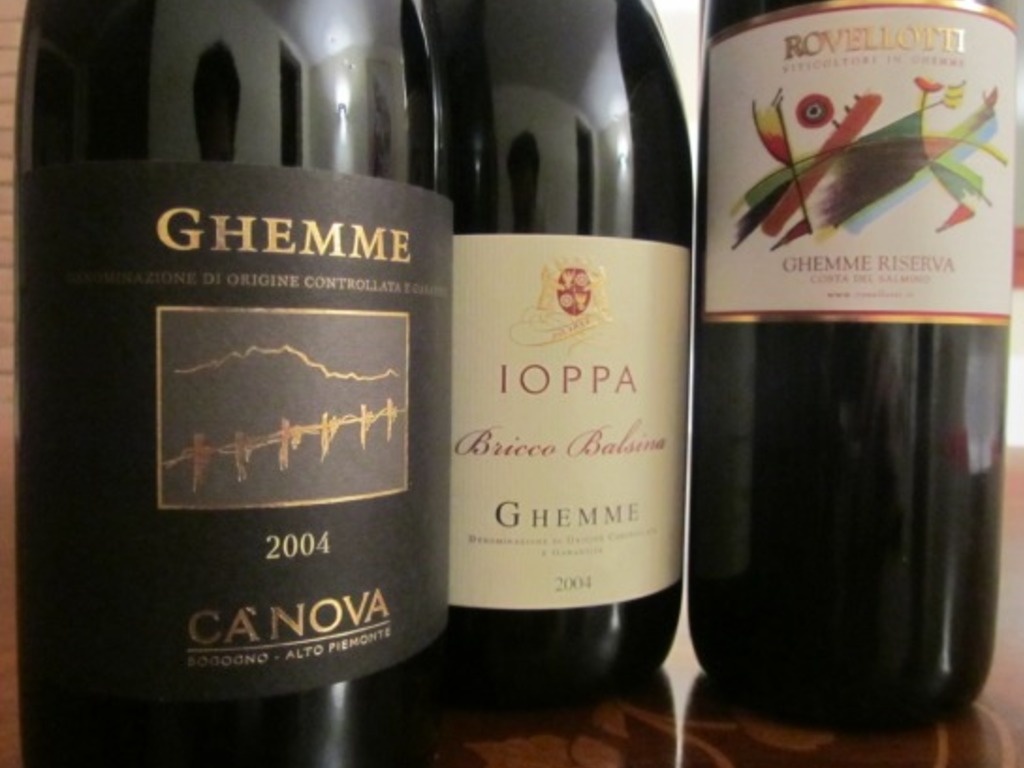 Petto di faraona con il suo fegatino al vino Ghemme e gherigli di noci con cipolline glassate al miele
