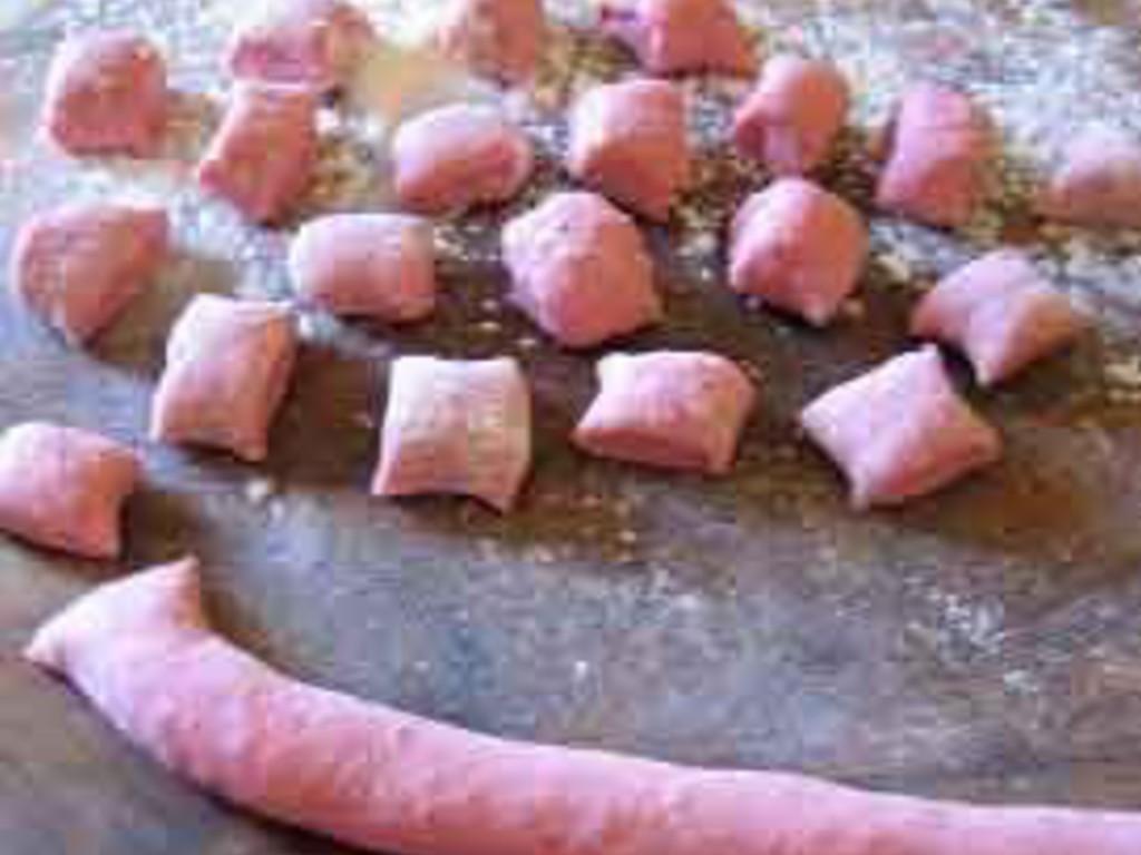 Gnocchi di barbabietola al burro fuso e salvia