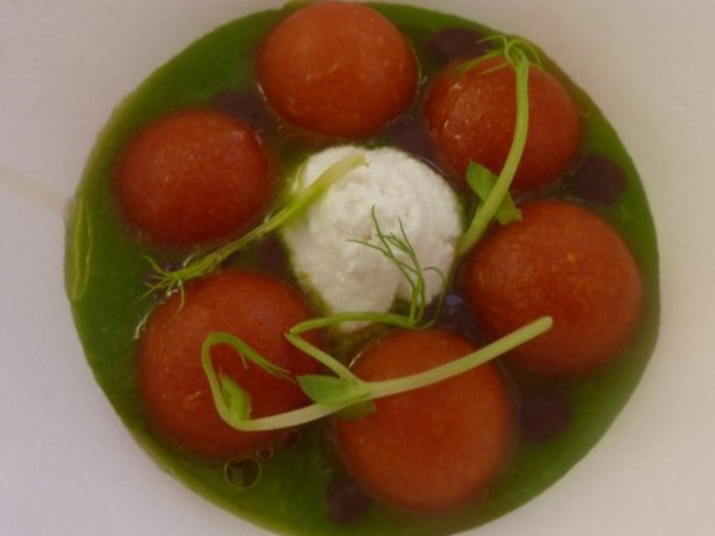 Gnocchi di pomodoro, salsa di olive e ricotta di bufala