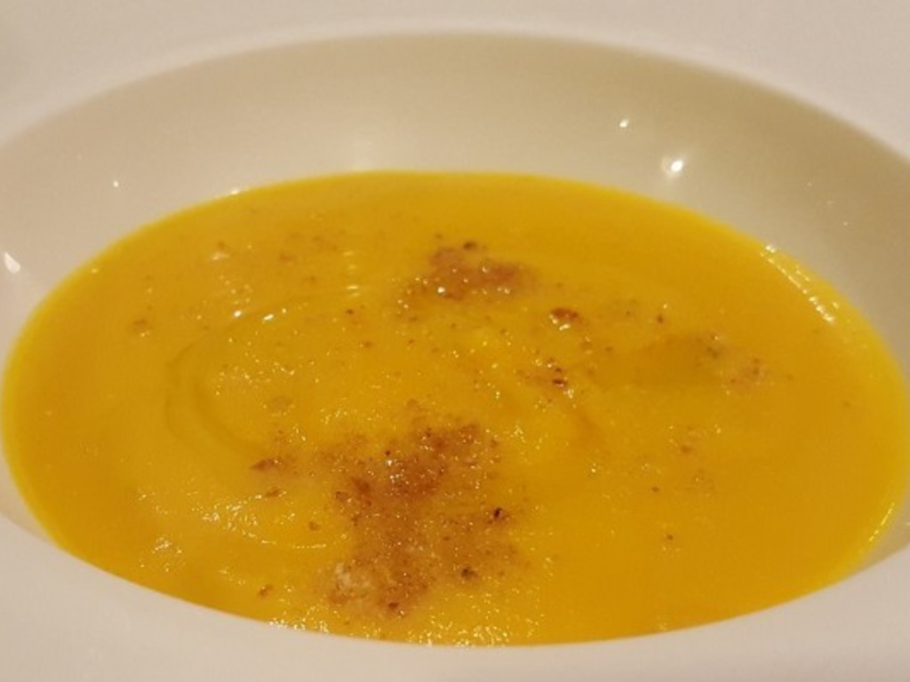Crema di carote con pangrattato alla curcuma
