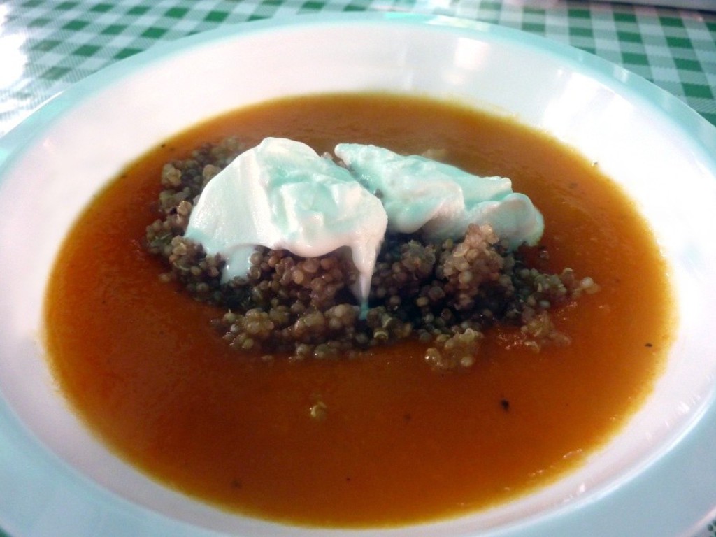 Crema di carote, mela verde e quinoa