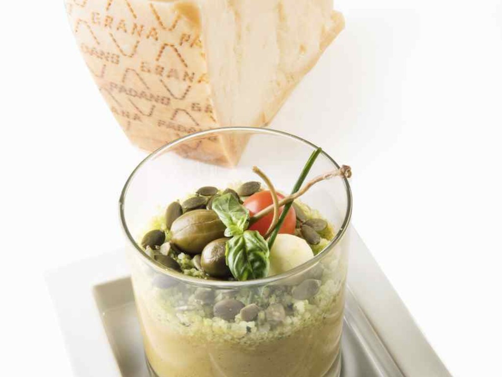 Gazpacho di melone, zucchine e pomodorini ciliegino con Grana Padano D.O.P.